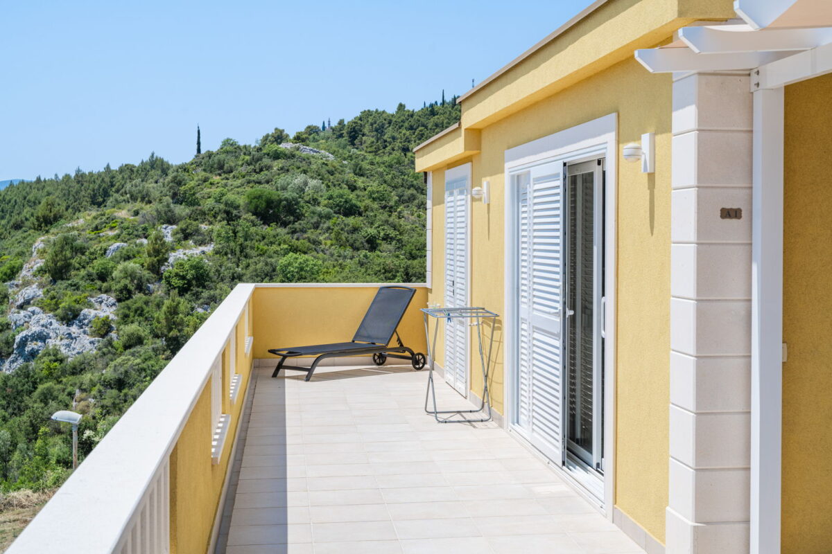 lidia apartment1 terrace 06 2025 pic 12 1200x800